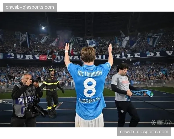 “意大利足球文化周”在纽约开幕,意甲奖杯及俱乐部历史藏品展出 “意大利足球文化周”在纽约开幕,意甲奖杯及俱乐部历史藏品展出