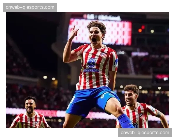 VAR长时间介入，判定马竞球员禁区手球，萨卡点射命中